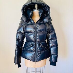 ♥️ Mackage
Madalyn Lustrous Light Down Jacket with Hood Large